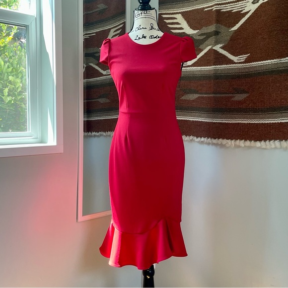 Betsey Johnson Dresses & Skirts - Betsey Johnson Ruffle Hem Cap Sleeve Midi Dress